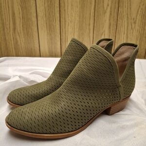 Lucky Brand "Zeshia" Olive Green Suede Bootie Size 7.5 M Nearly New Condition